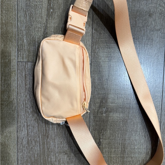 lululemon athletica x Orangetheory Peach Belt Bag - Picture 2 of 2